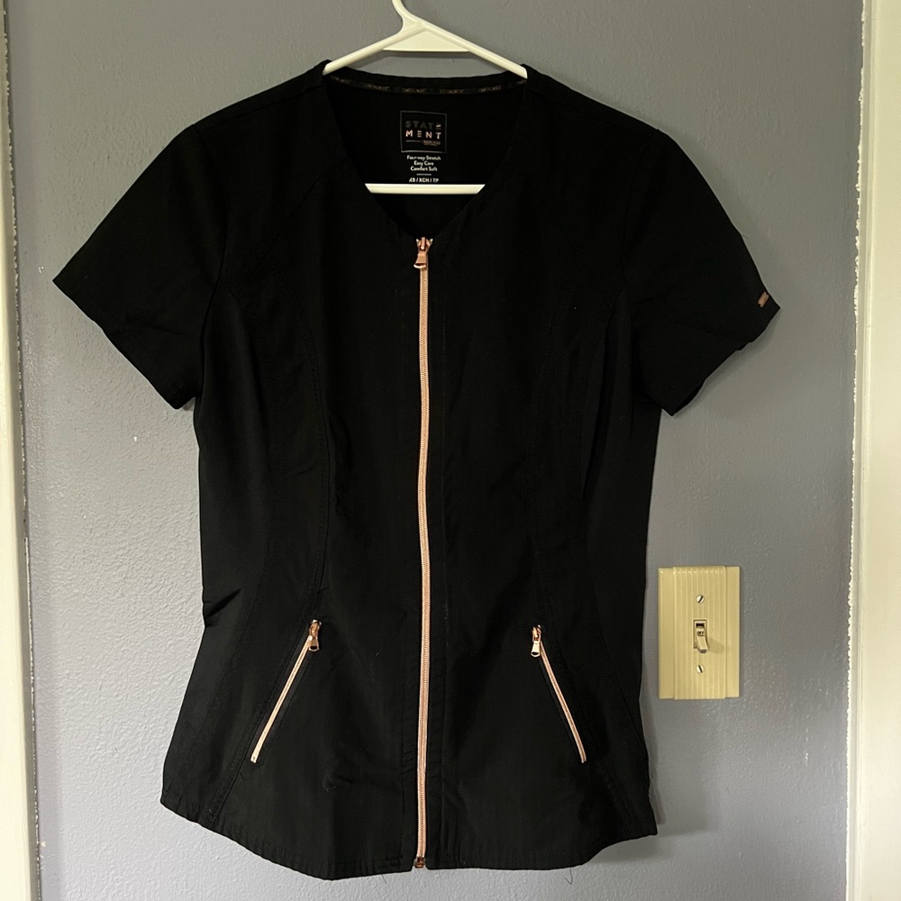 XS Cherokee Full Zip Scrub Top, Black with Rose gold hardware